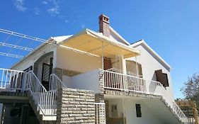 Apartments Kus Ugljan